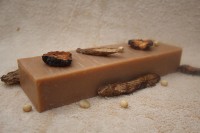 Olivová cihla s vůní santalového dřeva 800g Olivová cihla s vůní santalového dřeva 800g
